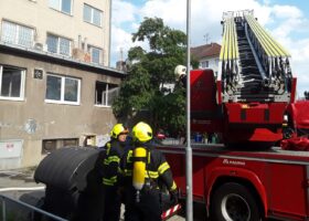 Požár fritézy vyhnal z hodonínského bistra desítky lidí