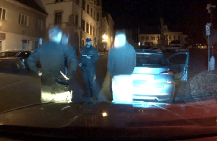 Mladistvý vzal příbuznému auto a vyrazil s kamarádem na vyjížďku